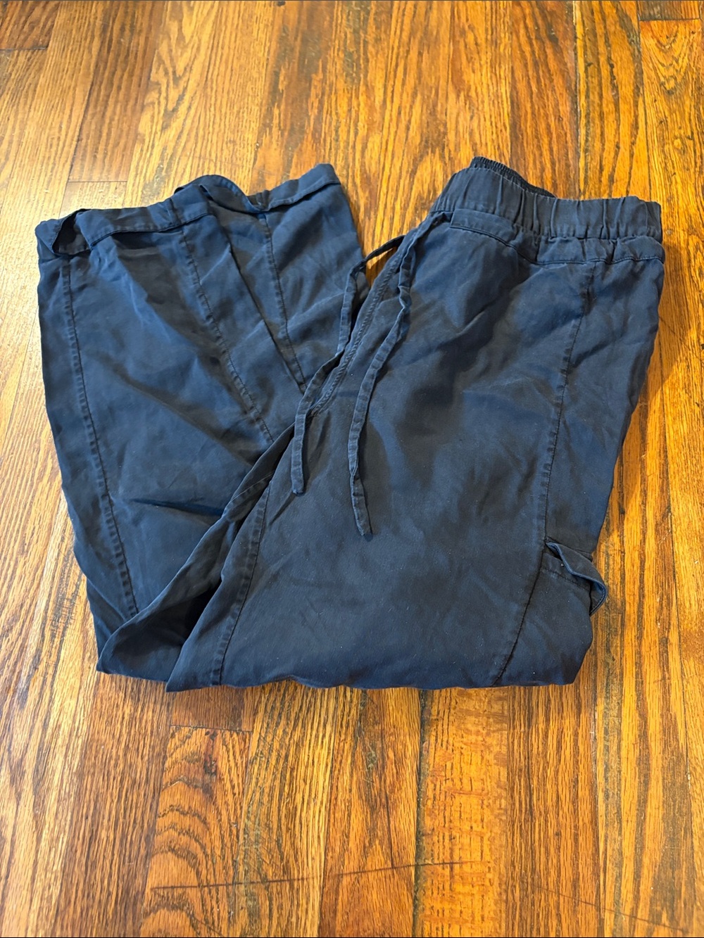 🎉Like New! Lululemon athletica Black Cropped Drawstring Joggers